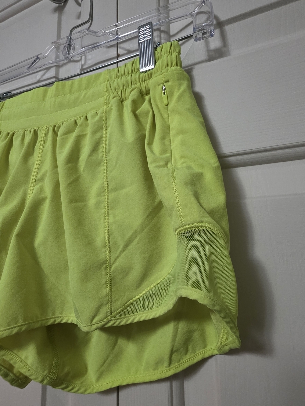Lululemon Hotty Hot Shorts Neon Yellow Size 6 Lined - Picture 2 of 10
